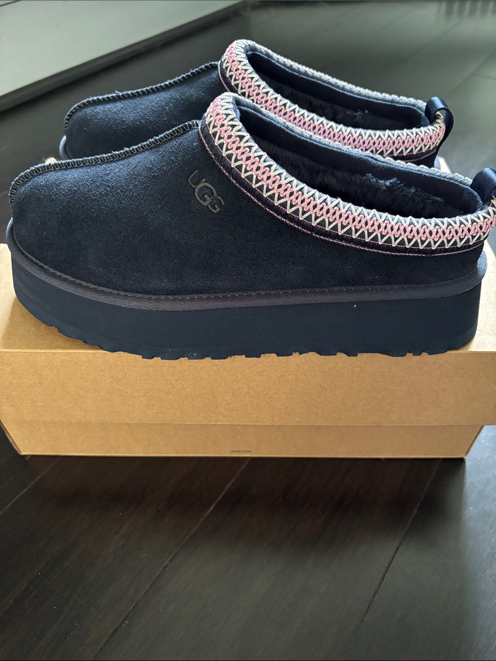 UGG TAZZ II PLATFORM SHOES IN DARK INDIGO/PINK SZ 9 NWT